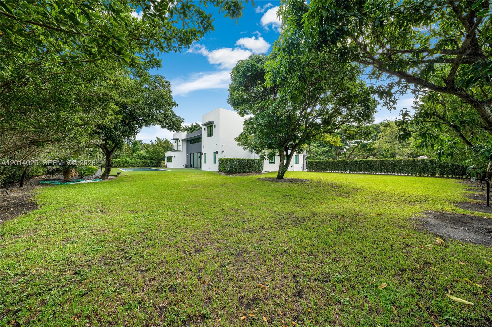 6695 SW 112th St Pinecrest, FL 33156