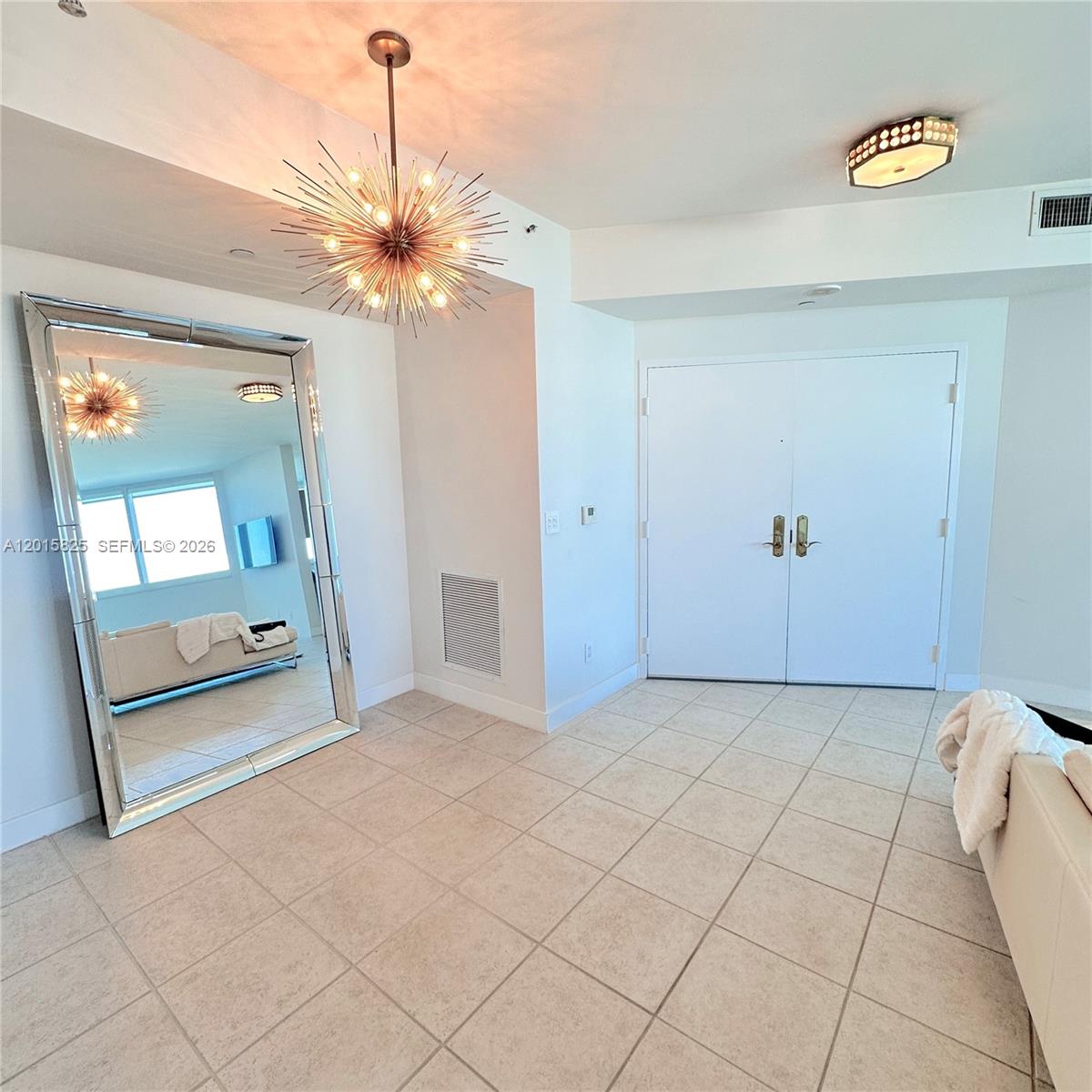 300 S Pointe Dr #704 Miami Beach, FL 33139