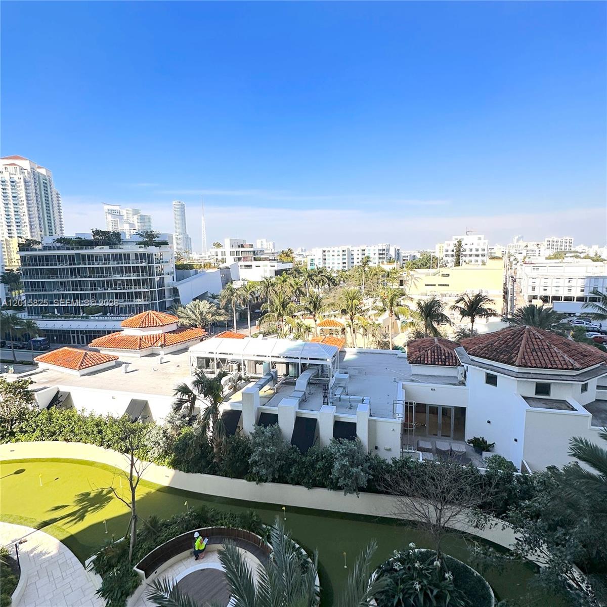 300 S Pointe Dr #704 Miami Beach, FL 33139