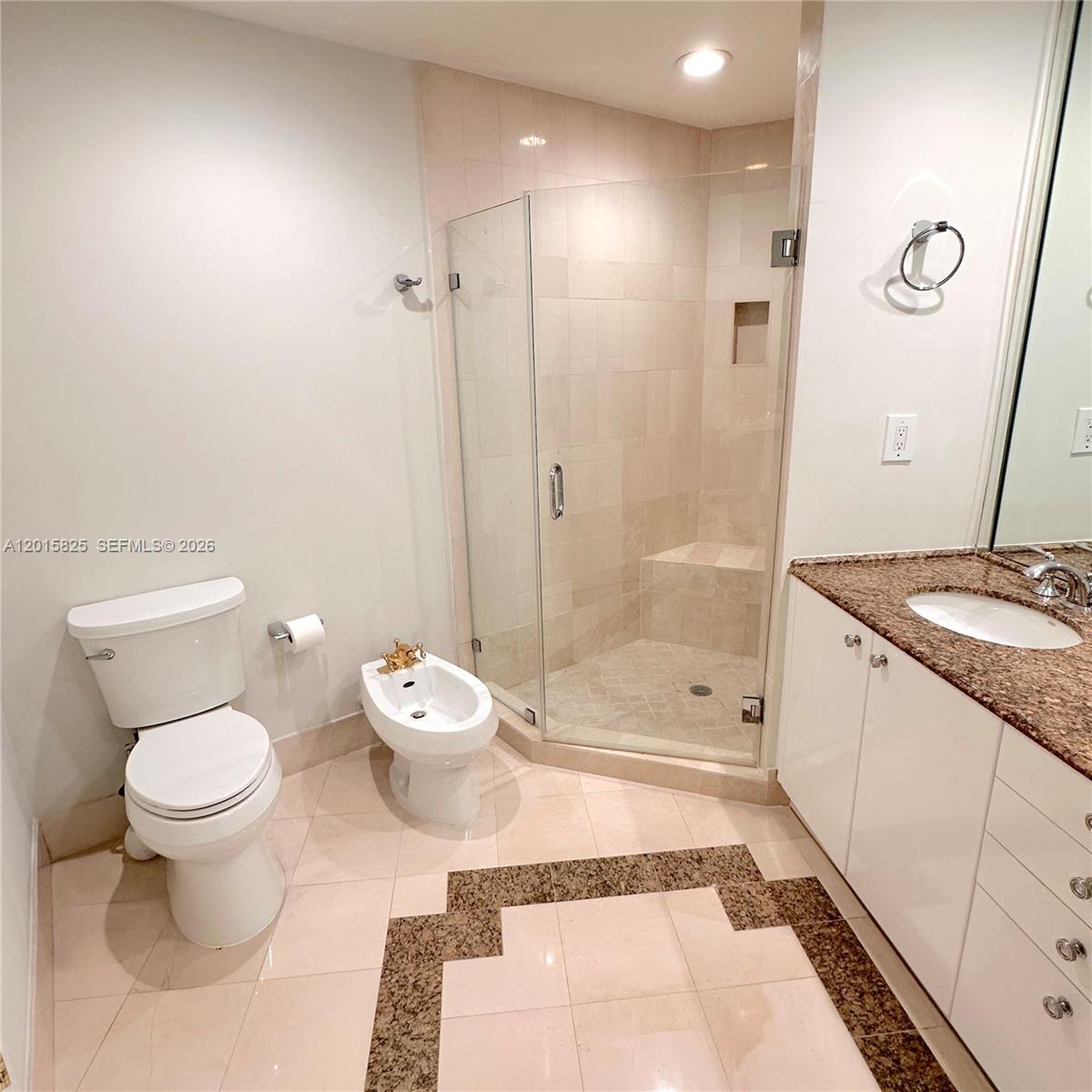 300 S Pointe Dr #704 Miami Beach, FL 33139