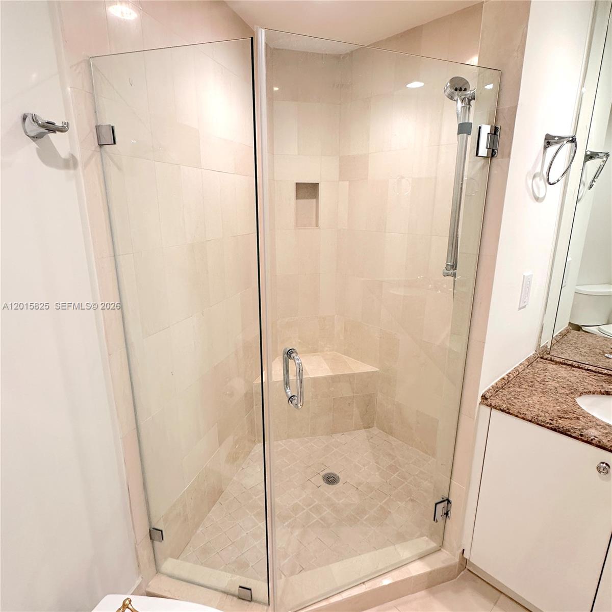 300 S Pointe Dr #704 Miami Beach, FL 33139