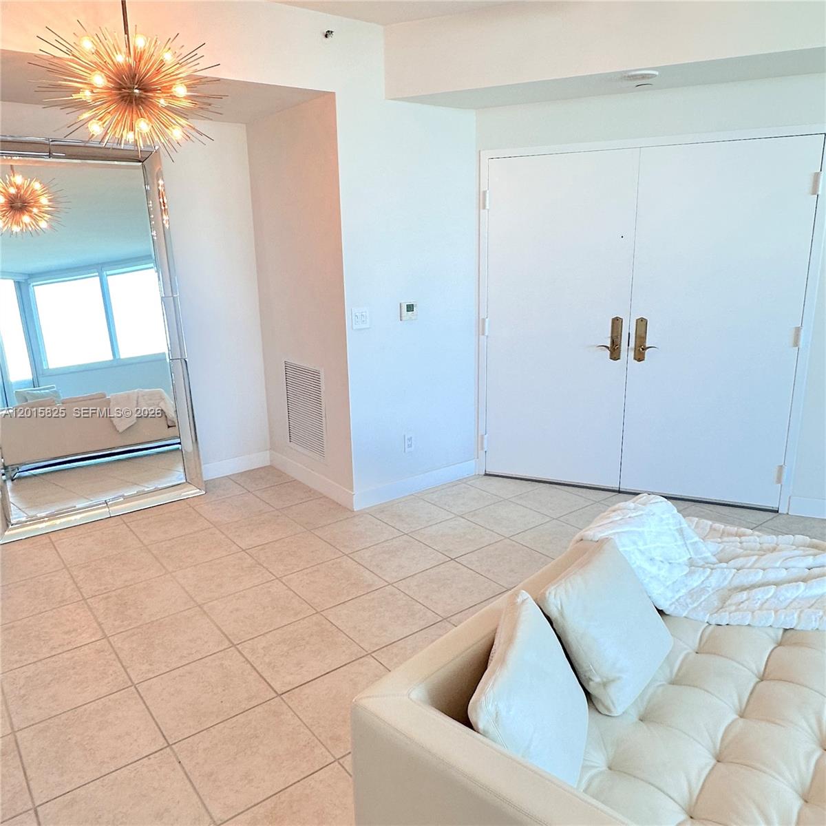 300 S Pointe Dr #704 Miami Beach, FL 33139