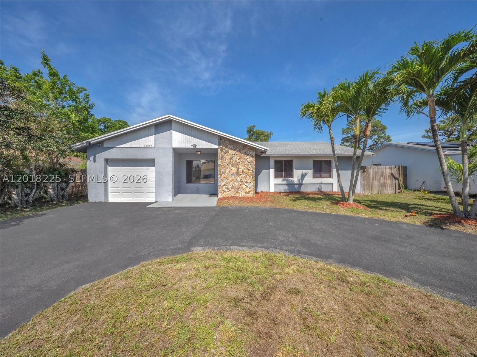1027 SW 49th Ter