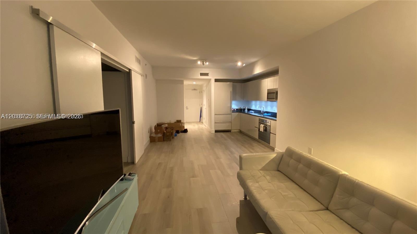 1010 Brickell Ave #2208 Miami, FL 33131