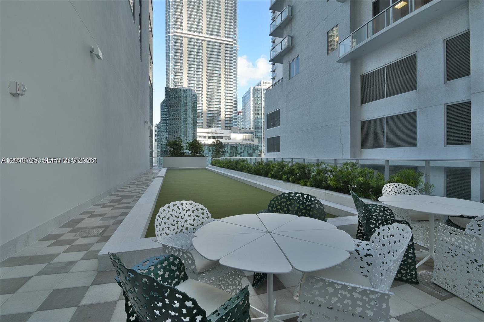 1010 Brickell Ave #2208 Miami, FL 33131