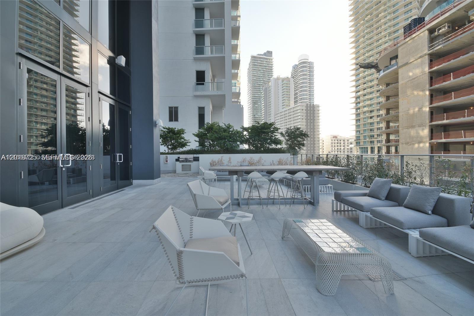 1010 Brickell Ave #2208 Miami, FL 33131