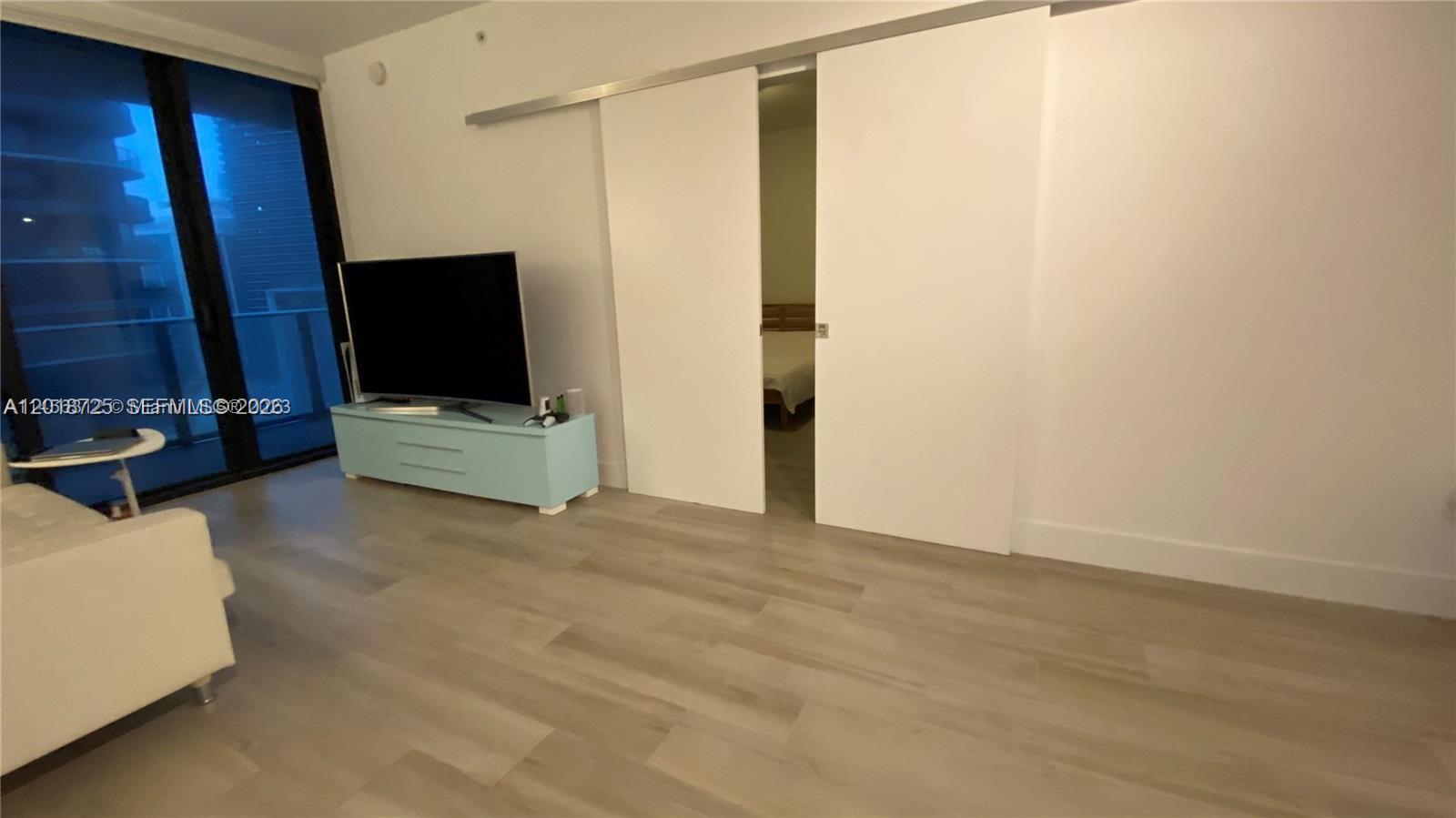 1010 Brickell Ave #2208 Miami, FL 33131