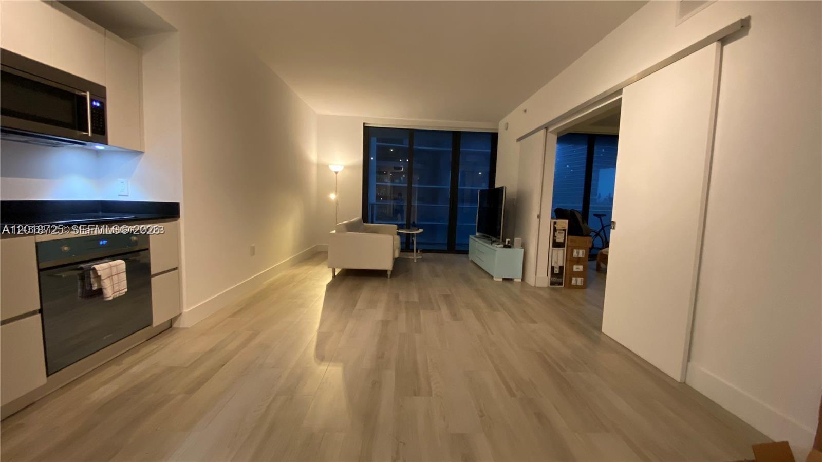 1010 Brickell Ave #2208 Miami, FL 33131