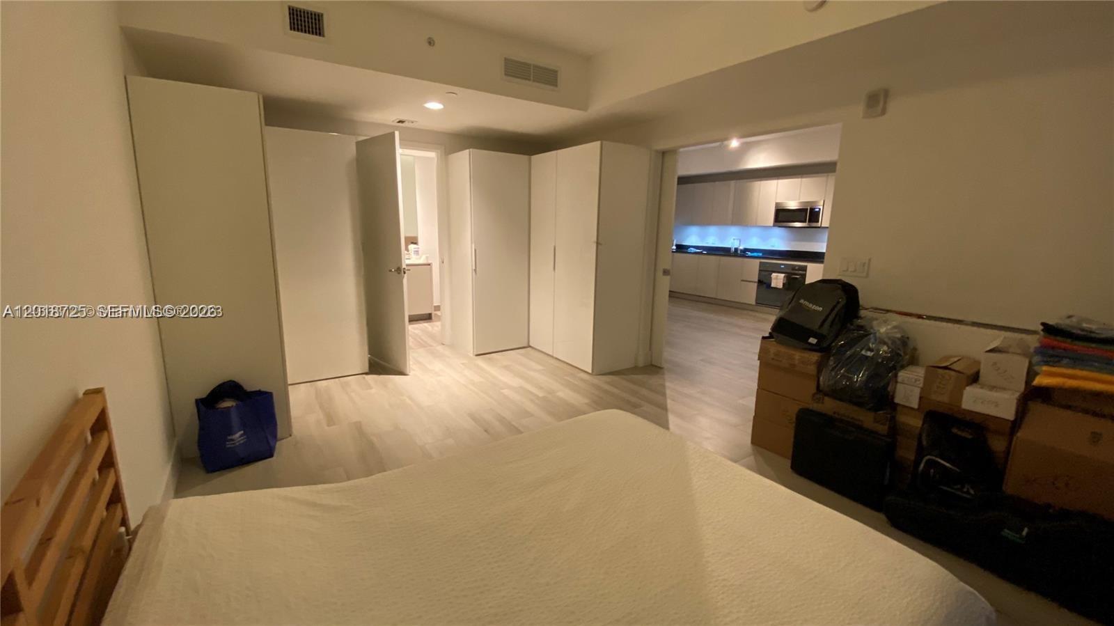 1010 Brickell Ave #2208 Miami, FL 33131