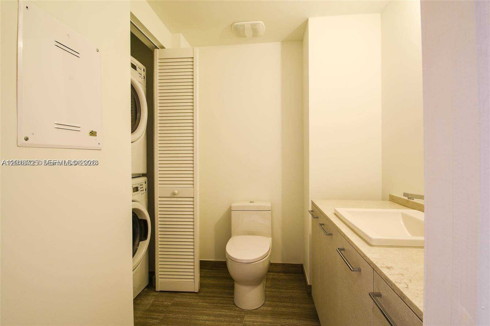 1010 Brickell Ave #2208 Miami, FL 33131