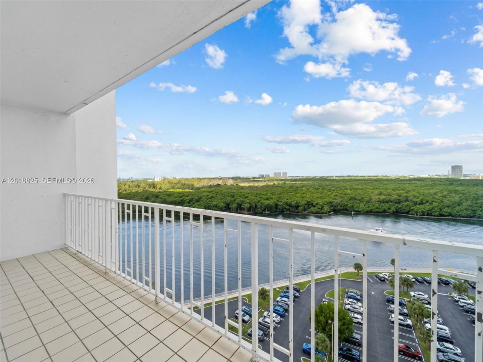 500 Bayview Dr #1421