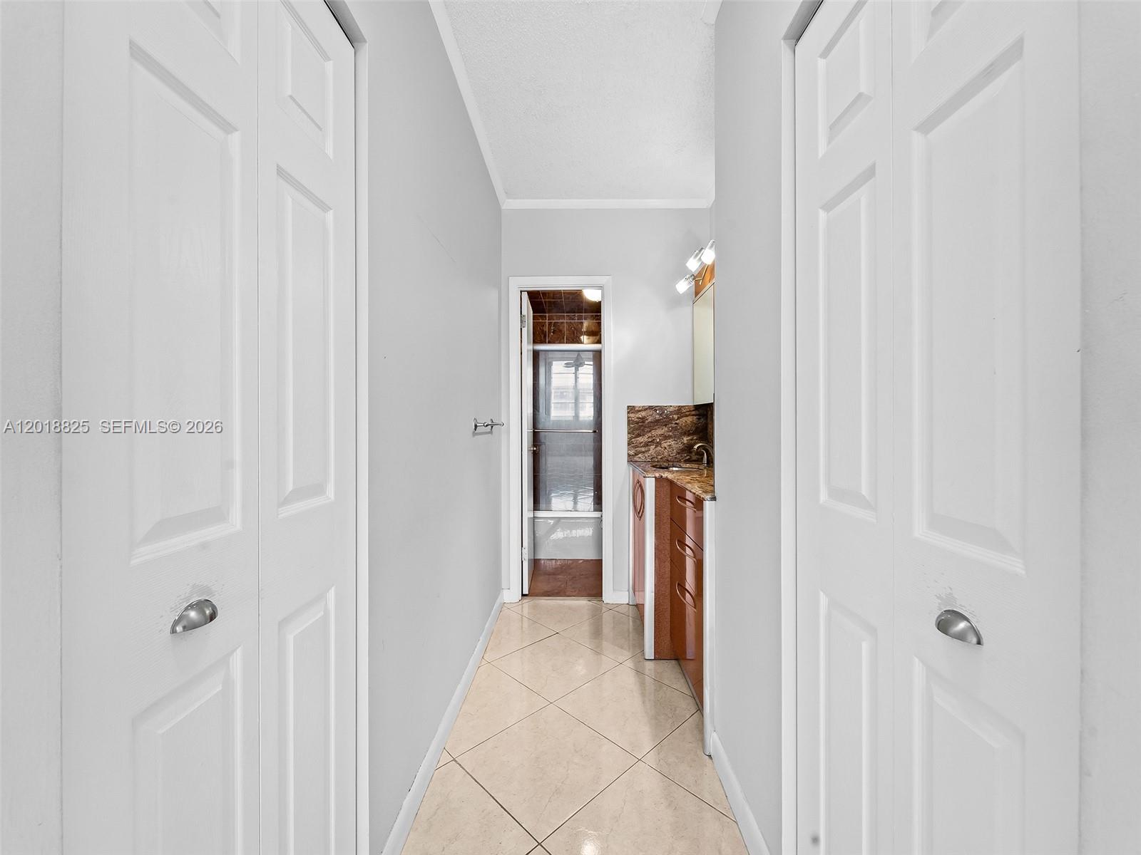 image Arlen House West9