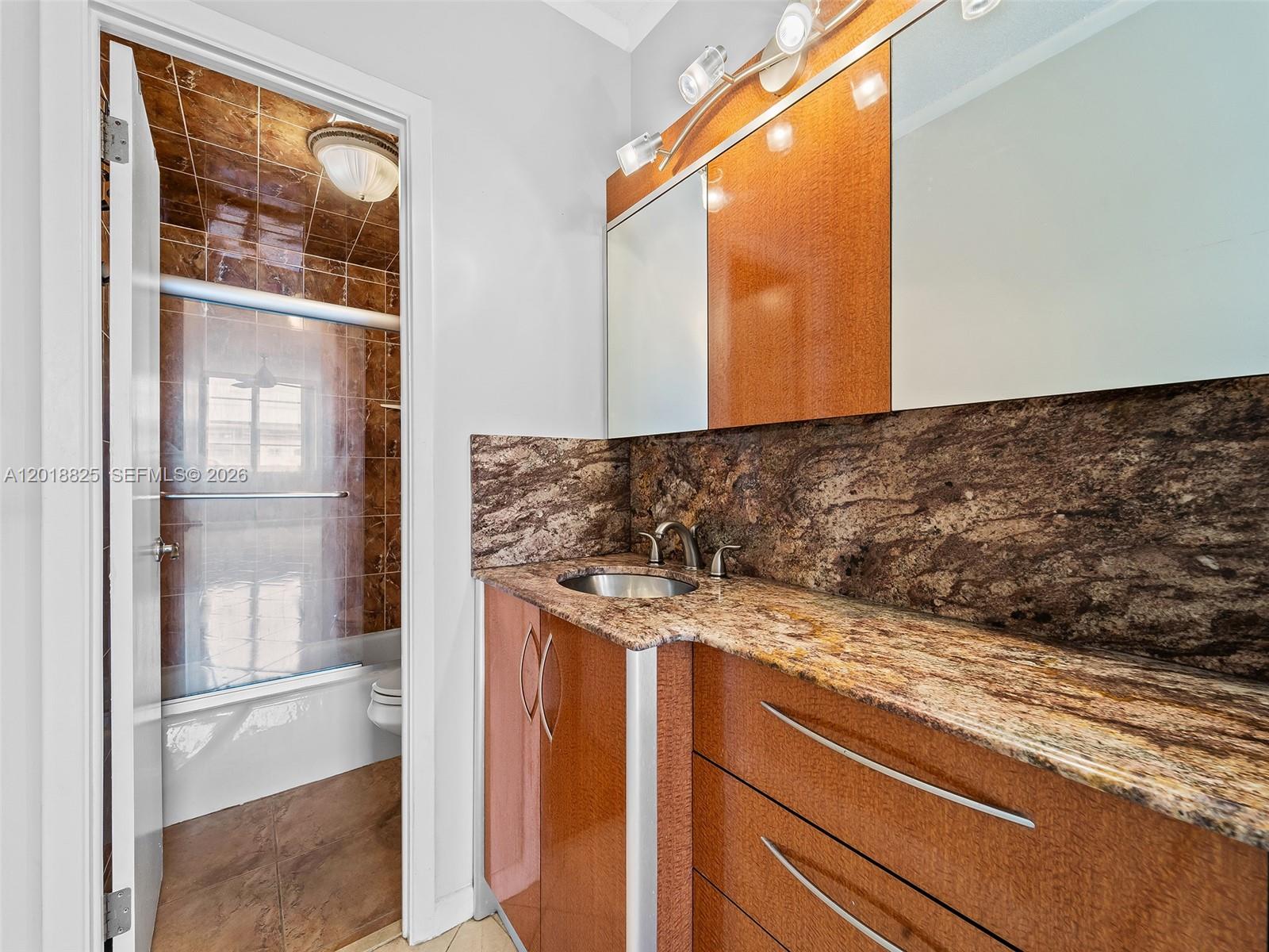image Arlen House West10