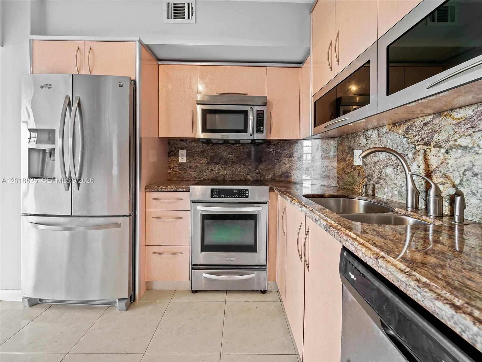 image Arlen House West12
