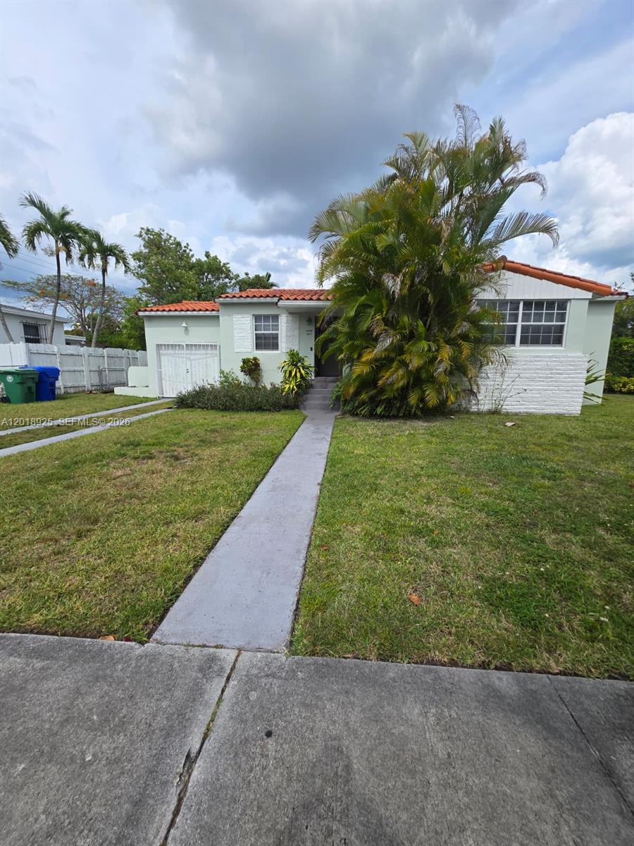 1611 Coral Gate Dr
