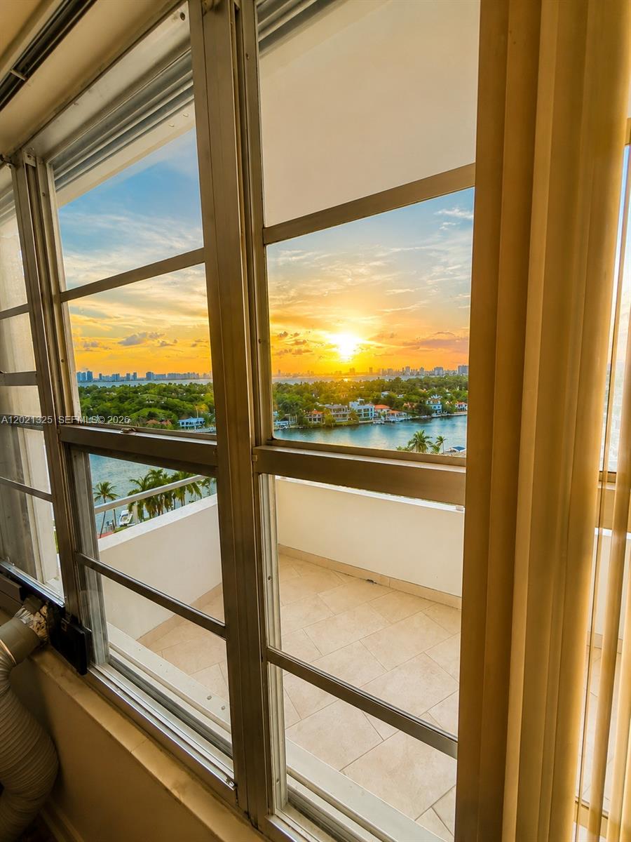5151 Collins Ave #1520 Miami Beach, FL 33140