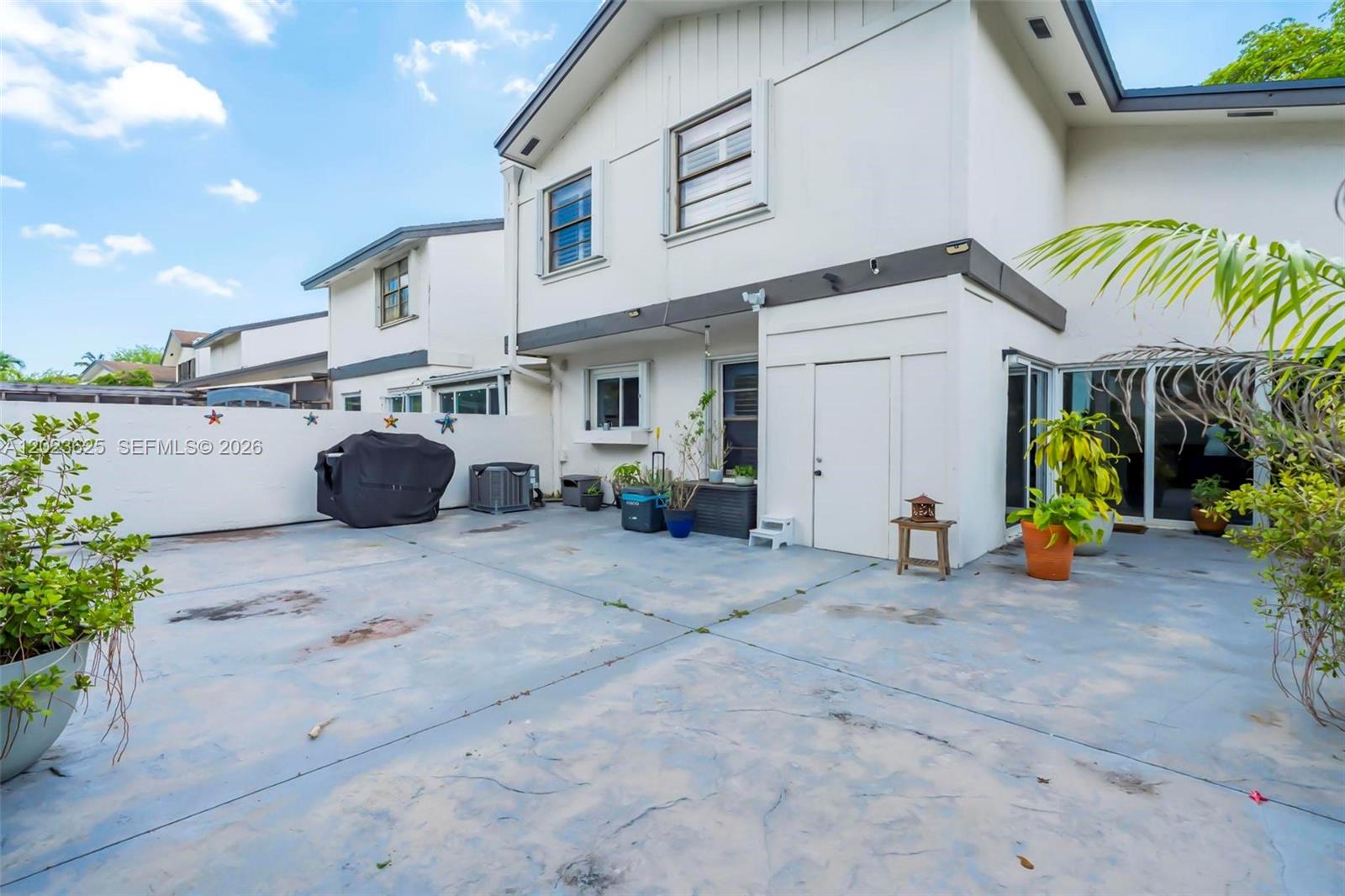 11765 SW 91st Ter Miami, FL 33186