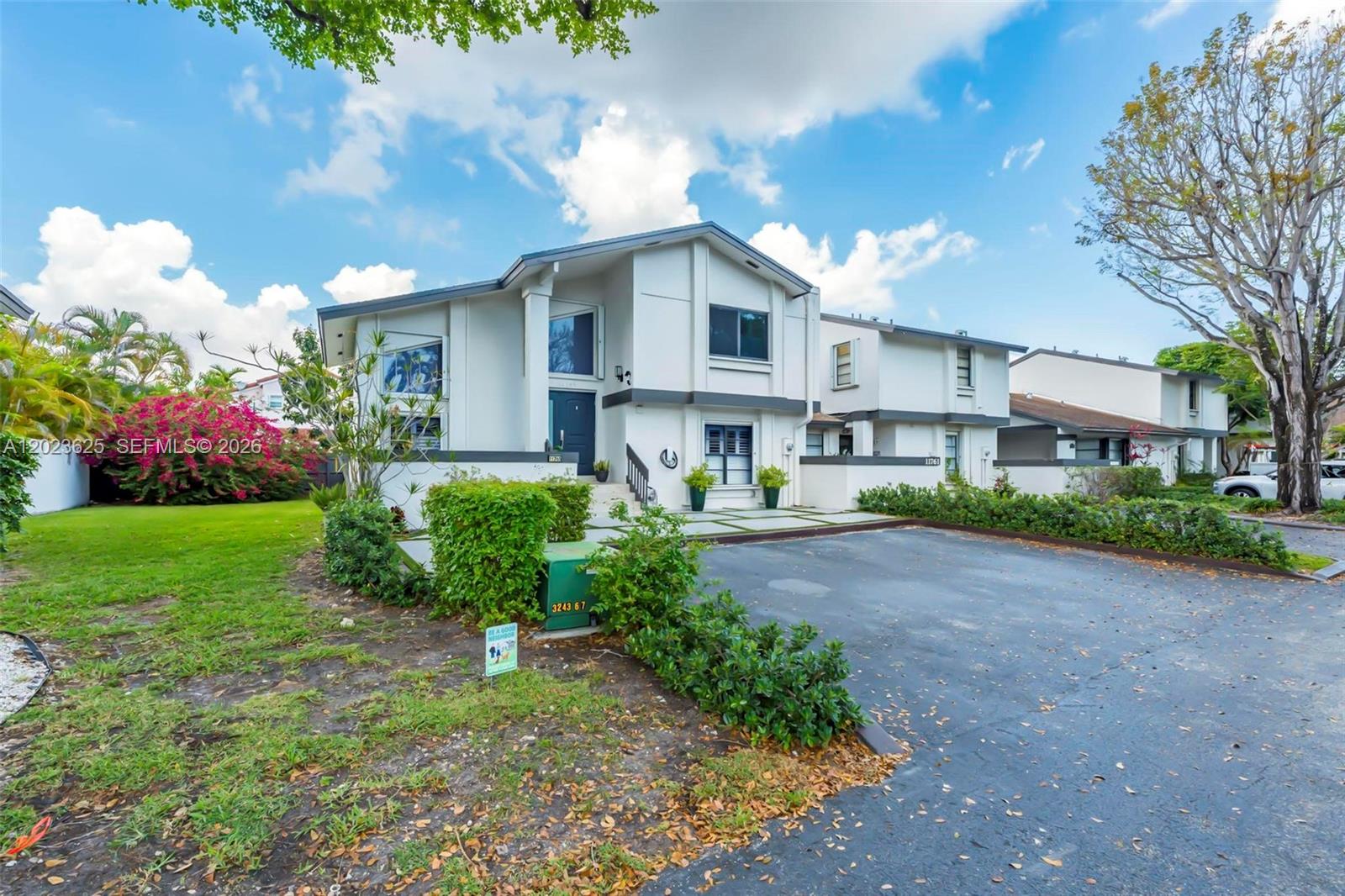 11765 SW 91st Ter Miami, FL 33186