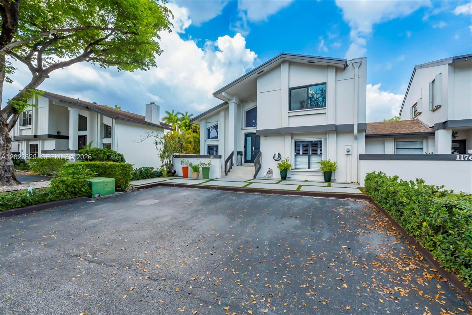 11765 SW 91st Ter Miami, FL 33186