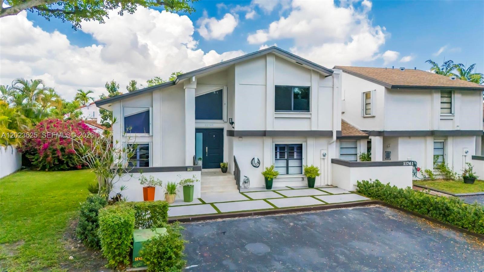 11765 SW 91st Ter Miami, FL 33186