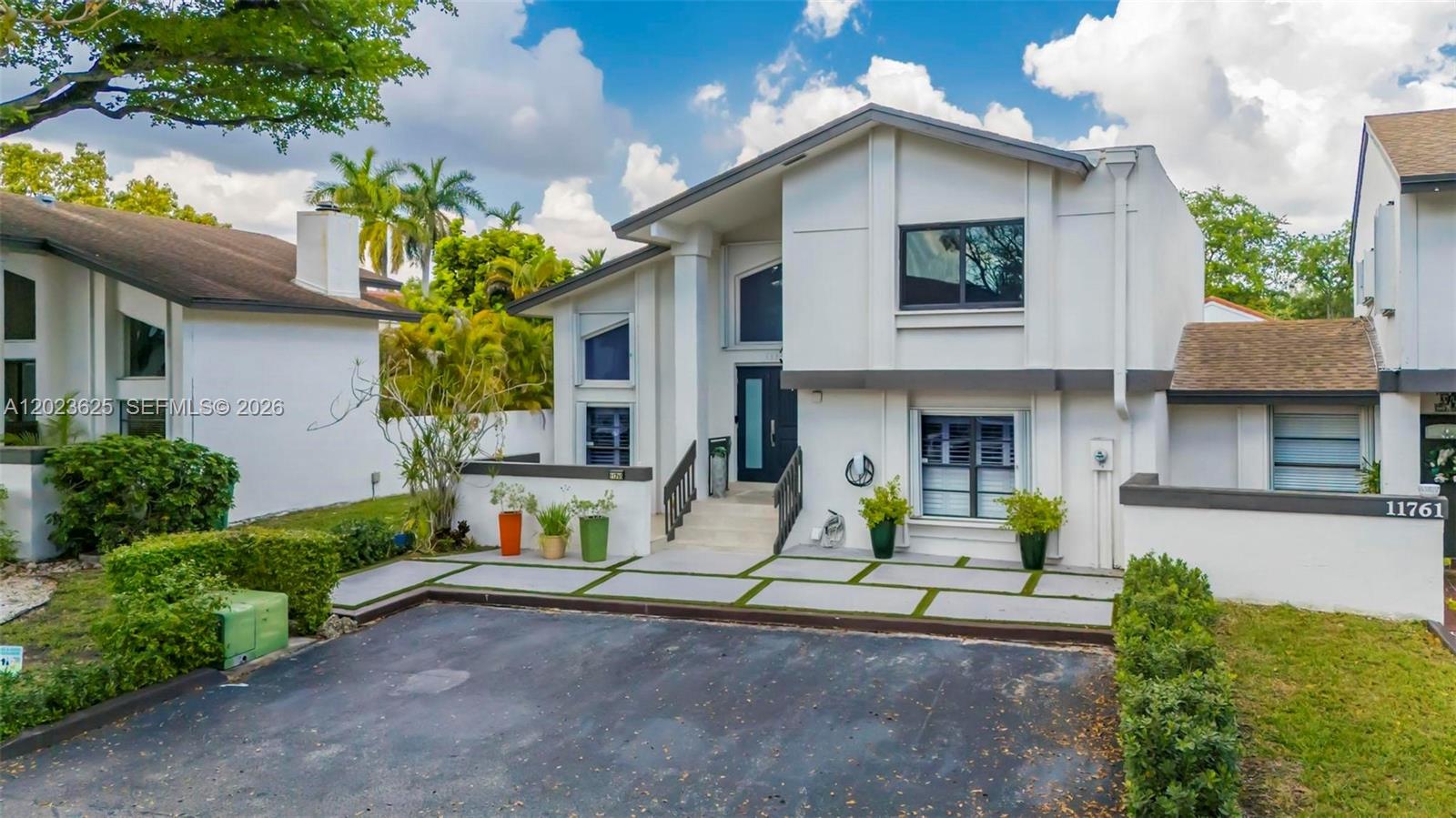 11765 SW 91st Ter Miami, FL 33186