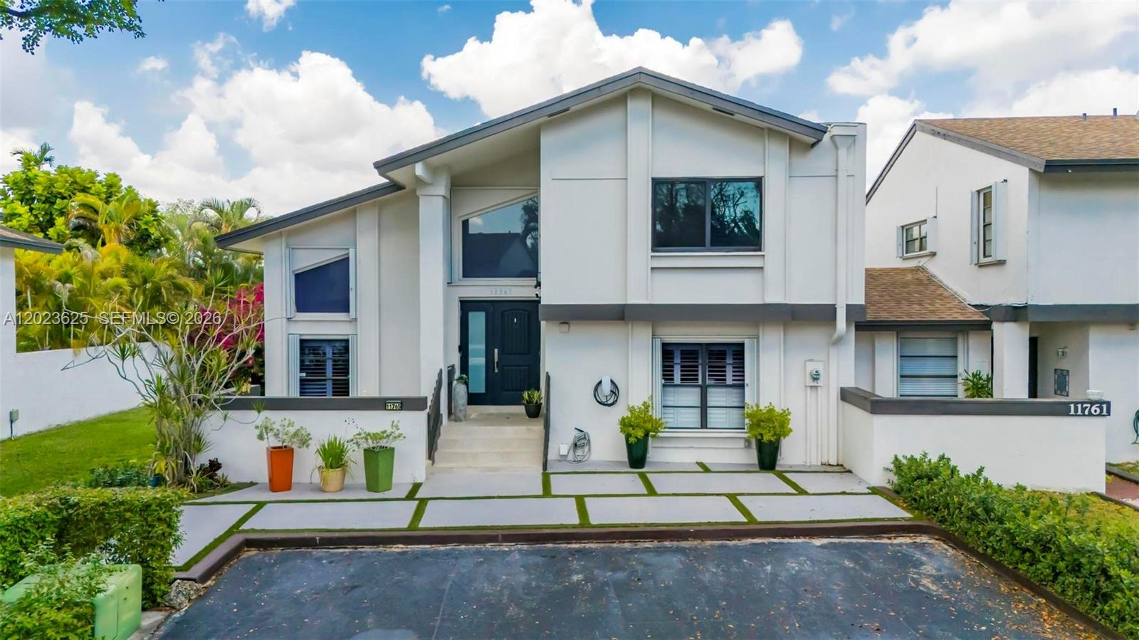 11765 SW 91st Ter Miami, FL 33186