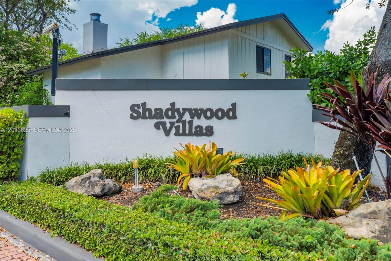 11765 SW 91st Ter Miami, FL 33186