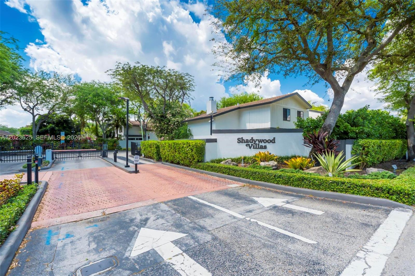 11765 SW 91st Ter Miami, FL 33186