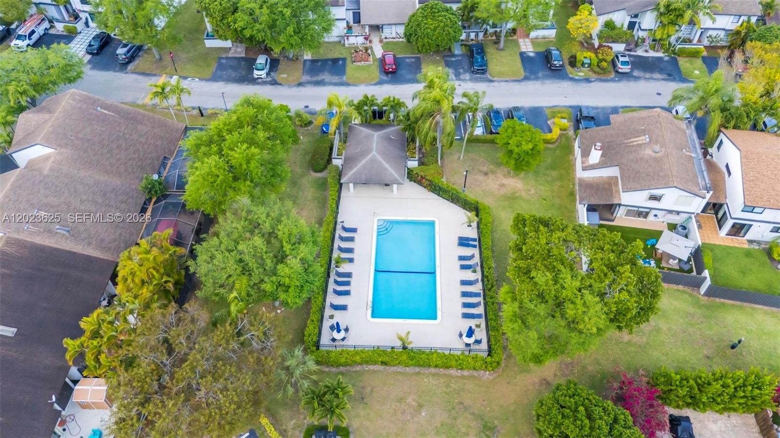 11765 SW 91st Ter Miami, FL 33186