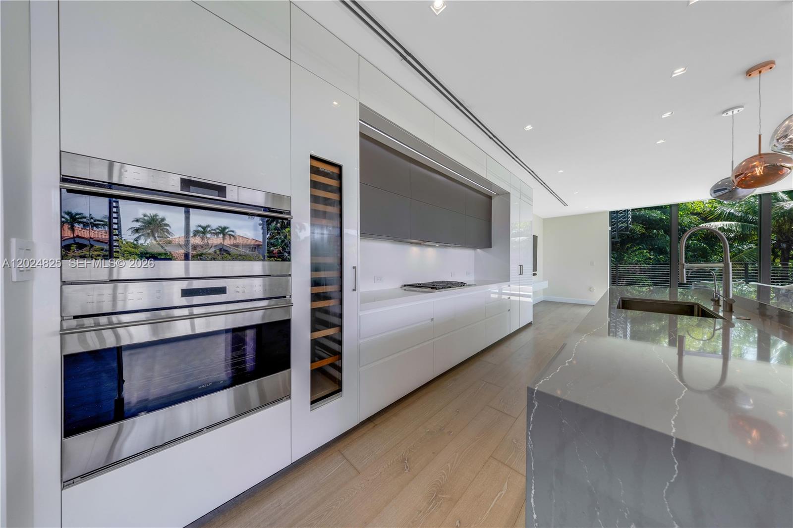 420 N Hibiscus Dr Miami Beach, FL 33139