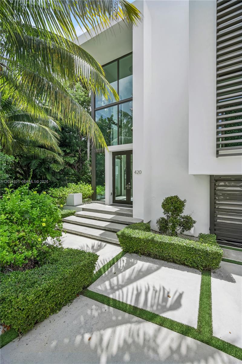 420 N Hibiscus Dr Miami Beach, FL 33139