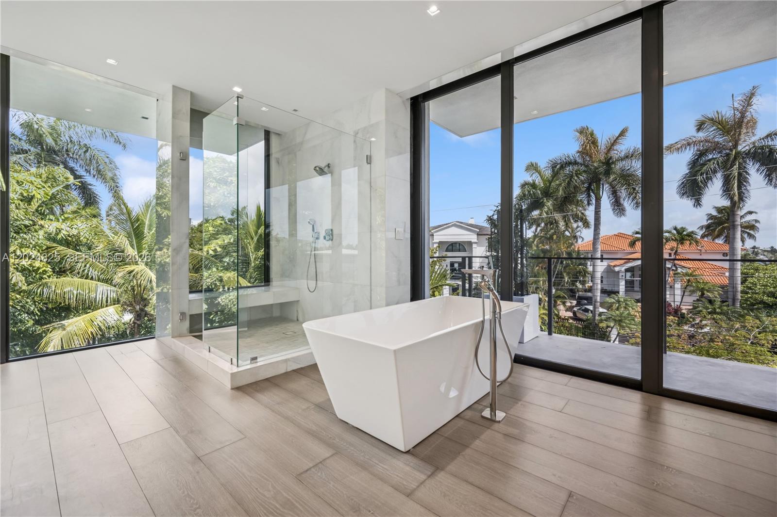 420 N Hibiscus Dr Miami Beach, FL 33139