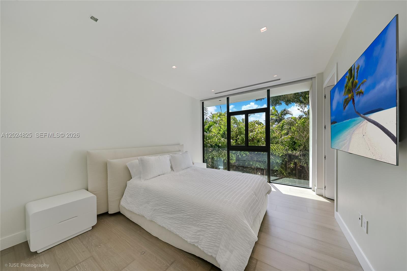 420 N Hibiscus Dr Miami Beach, FL 33139