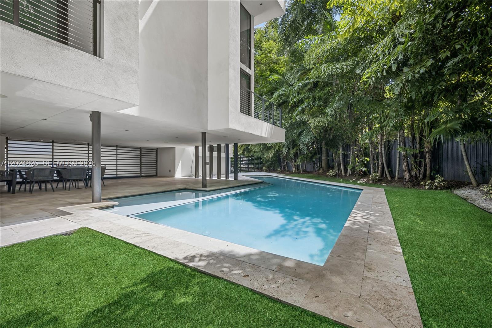 420 N Hibiscus Dr Miami Beach, FL 33139