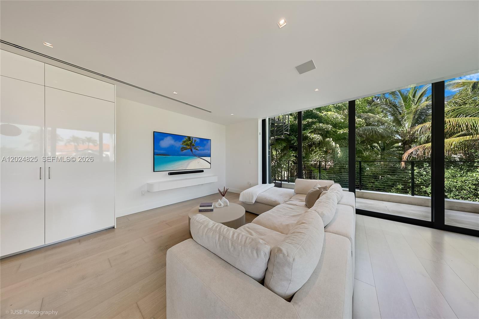 420 N Hibiscus Dr Miami Beach, FL 33139