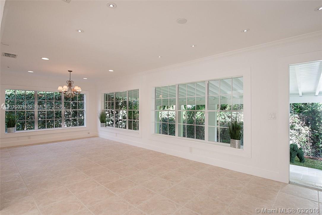 931 Placetas Ave Coral Gables, FL 33146