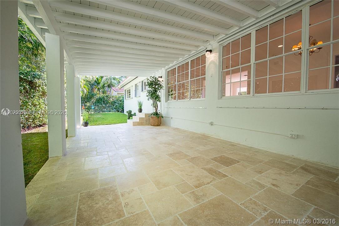 931 Placetas Ave Coral Gables, FL 33146