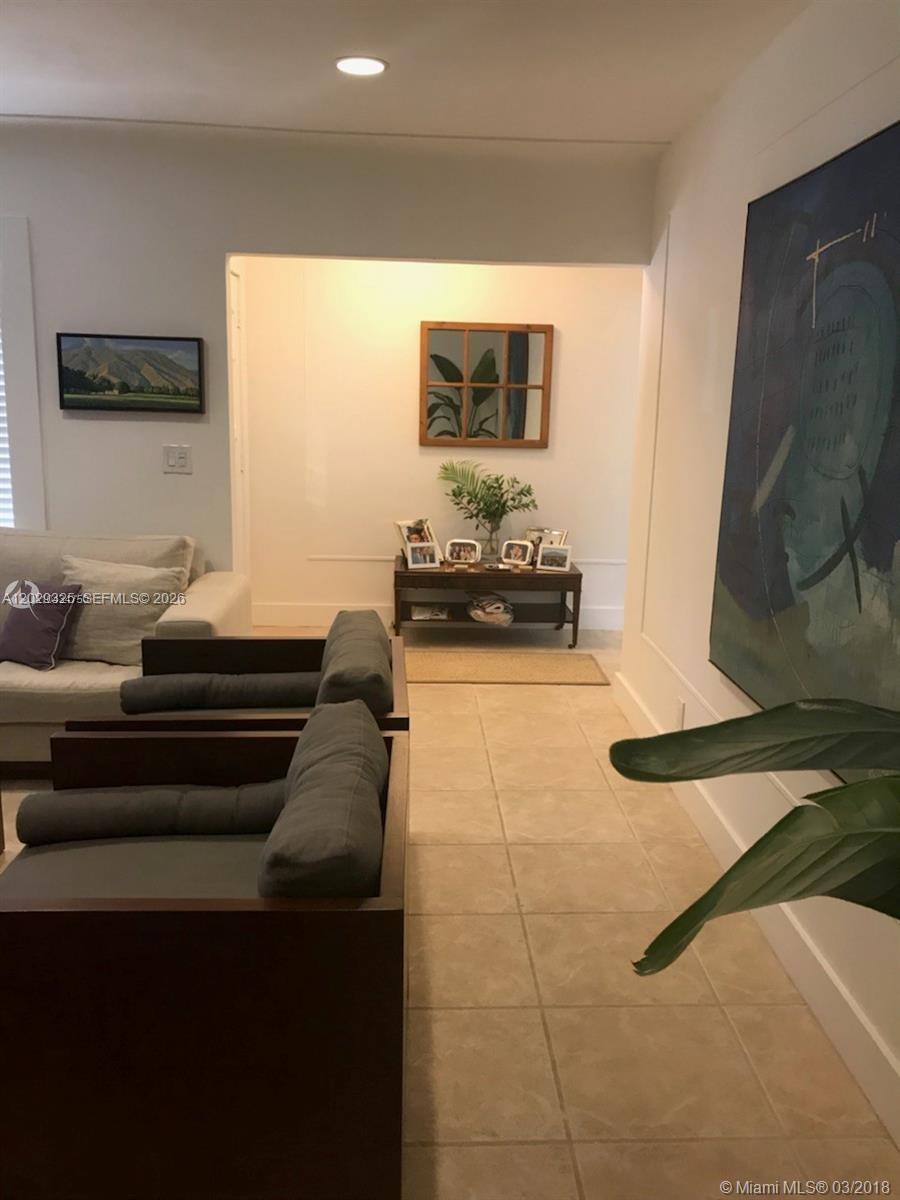 931 Placetas Ave Coral Gables, FL 33146