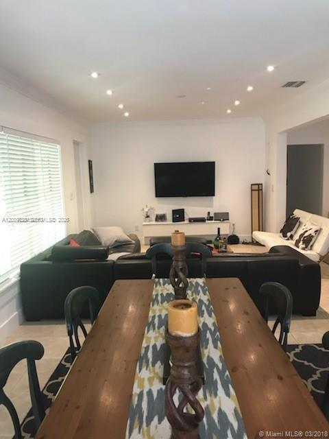 931 Placetas Ave Coral Gables, FL 33146