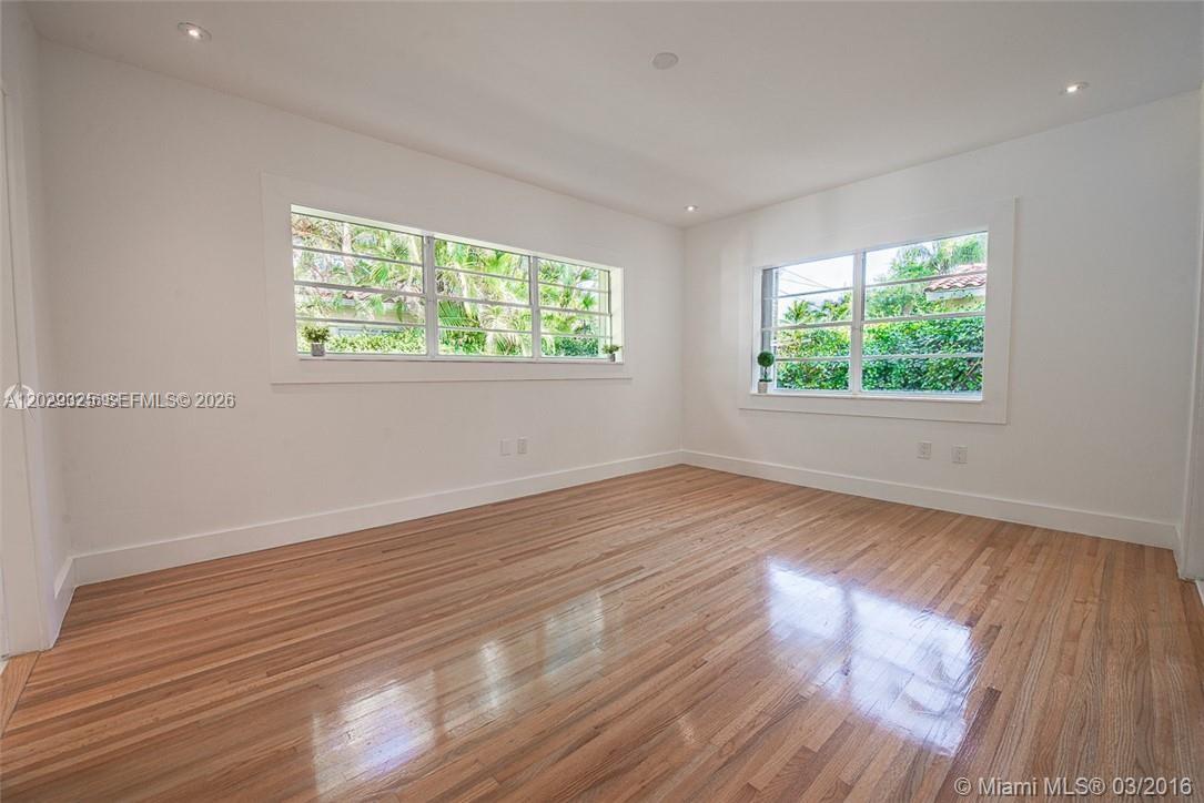 931 Placetas Ave Coral Gables, FL 33146