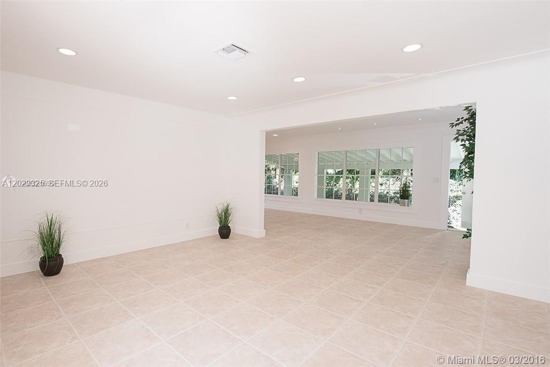 931 Placetas Ave Coral Gables, FL 33146