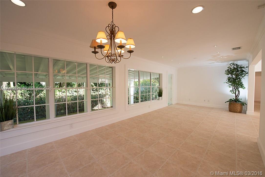 931 Placetas Ave Coral Gables, FL 33146