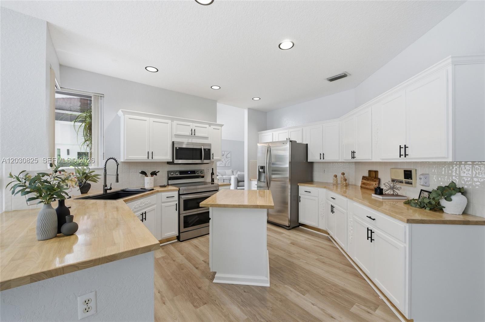 18000 NW 16th Pembroke Pines, FL 33029