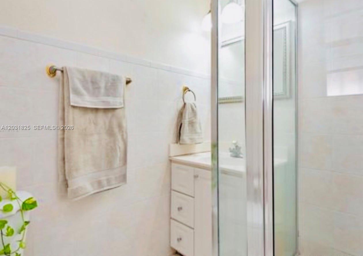 2424 SW 21st Ter Miami, FL 33145