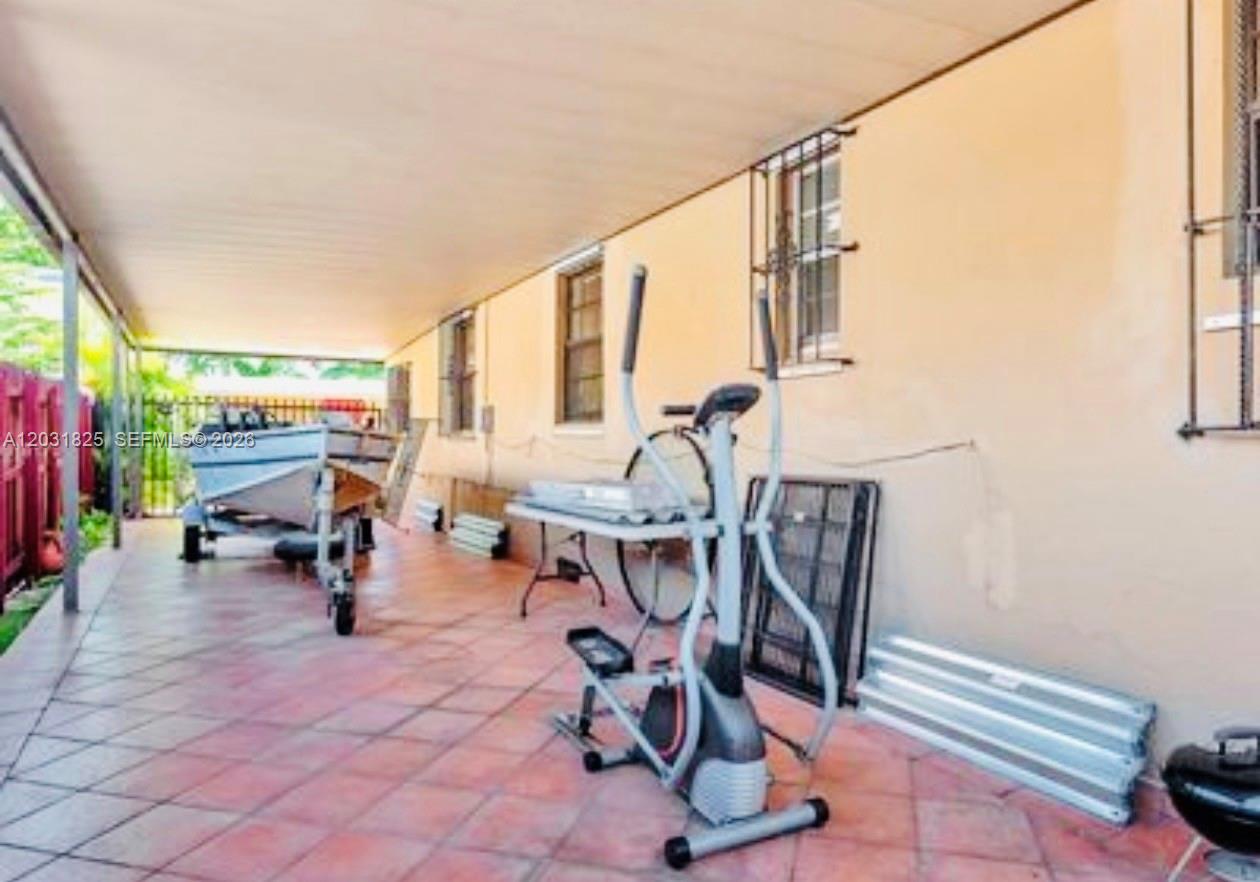 2424 SW 21st Ter Miami, FL 33145