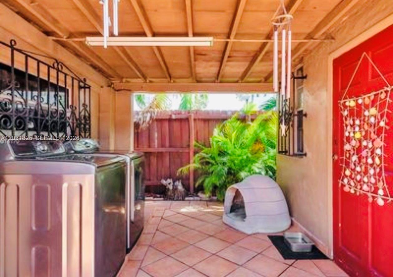2424 SW 21st Ter Miami, FL 33145