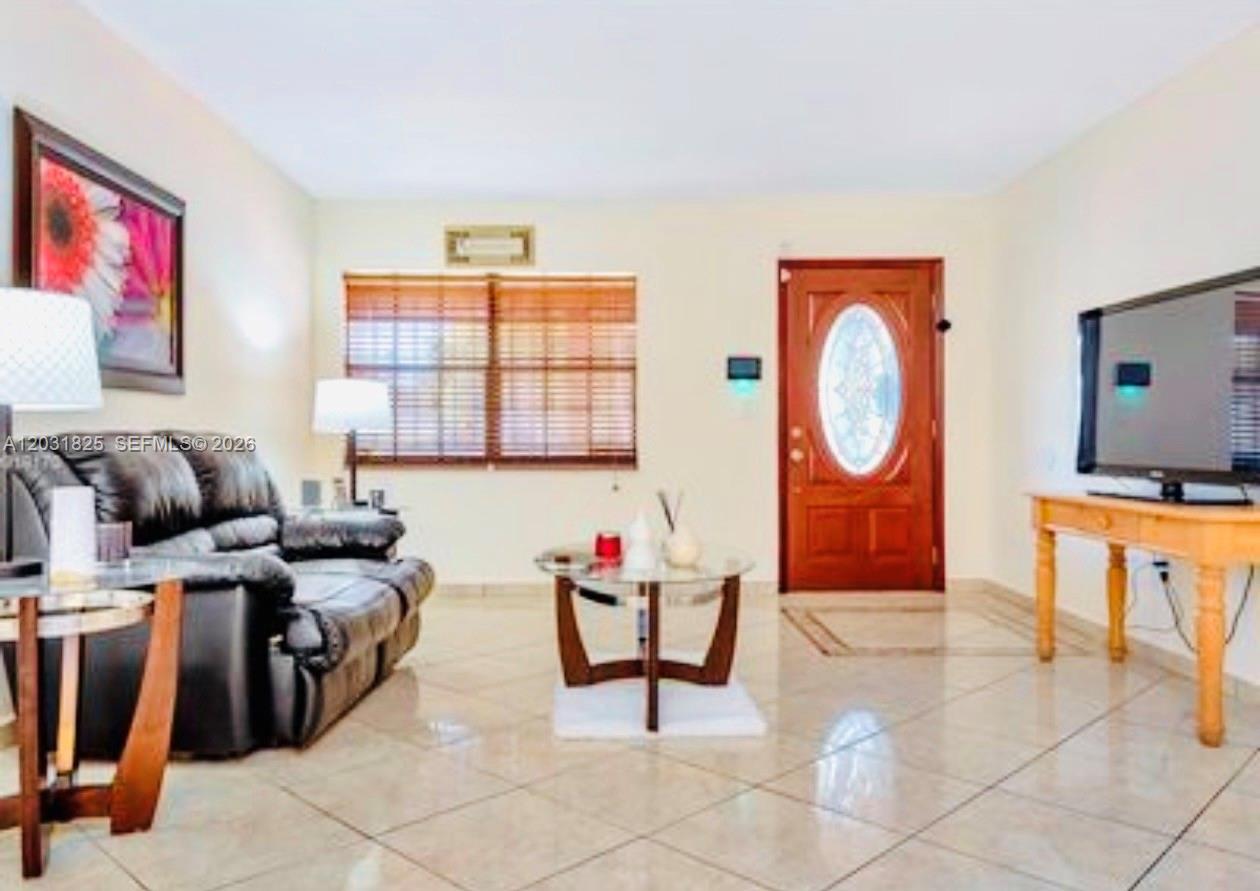 2424 SW 21st Ter Miami, FL 33145