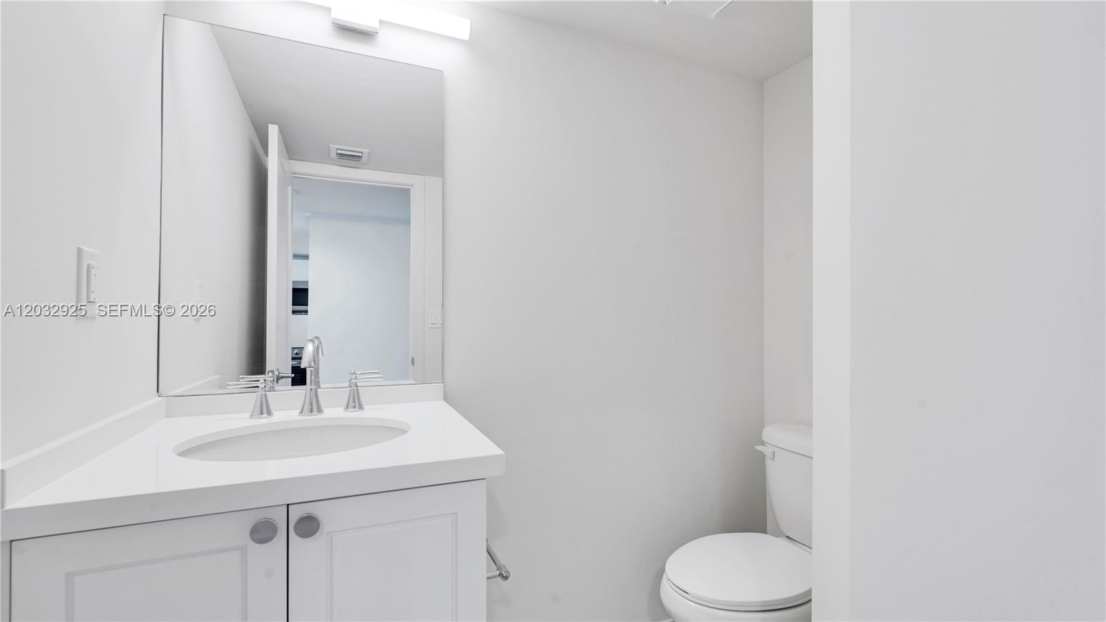 555 NE 34th St #208 Miami, FL 33137