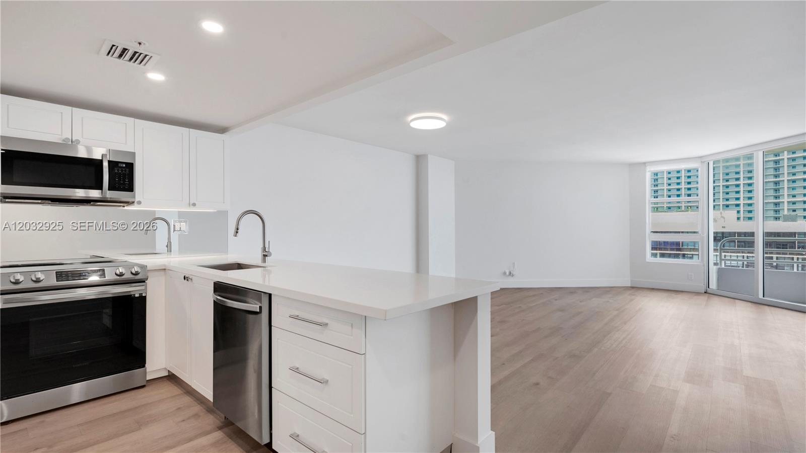 555 NE 34th St #208 Miami, FL 33137