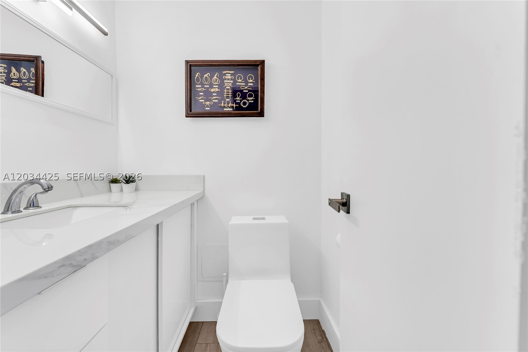 image Arlen House Condo13